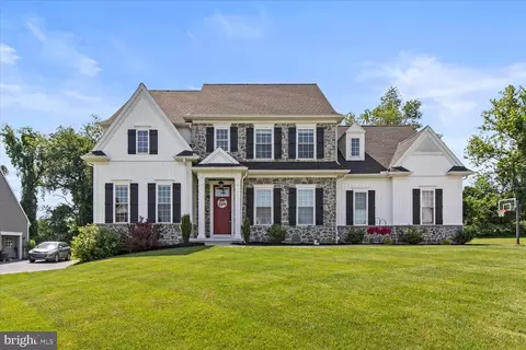 116 Country Meadows Dr, Lancaster, PA 17602