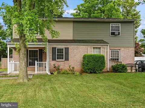 513 Creekside Ln, Mount Joy, PA 17552