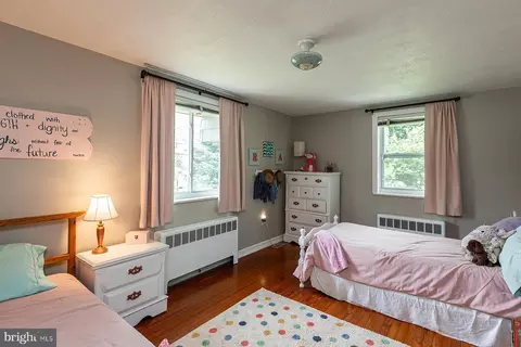 Bedroom - 705 Woodcrest Ave, Lititz, PA 17543 photo 3 of 5