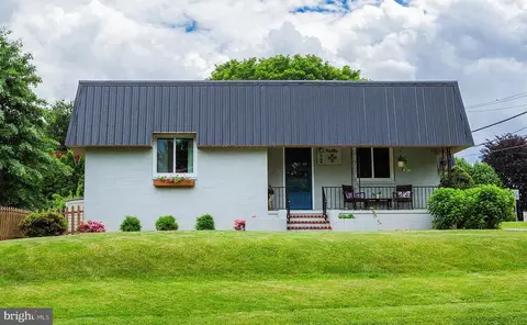 705 Woodcrest Ave, Lititz, PA 17543