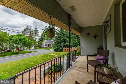 Exterior - 705 Woodcrest Ave, Lititz, PA 17543 photo 7 of 26