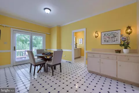 Dining - 590 Stonehenge Dr, Lititz, PA 17543 photo 3 of 3