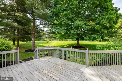 Exterior - 590 Stonehenge Dr, Lititz, PA 17543 photo 5 of 5