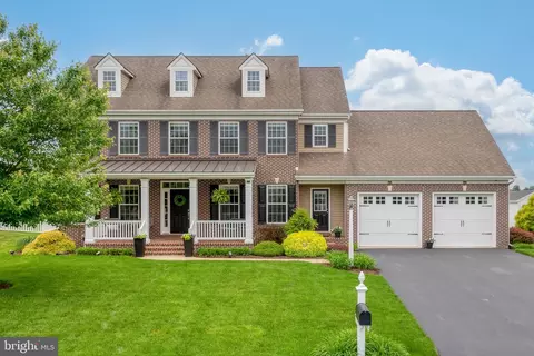 312 Greenhedge Dr, Lancaster, PA 17603