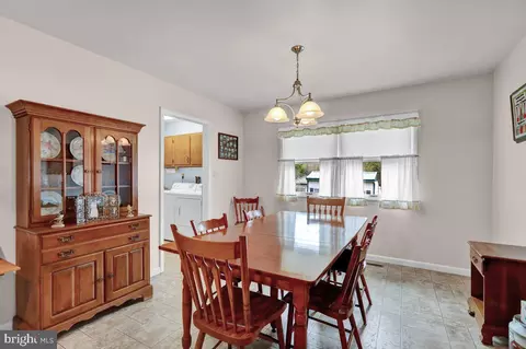 Dining - 212 N Elm St, Lititz, PA 17543 photo 1 of 2