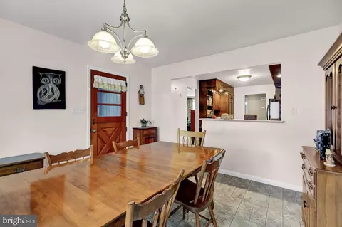 Dining - 212 N Elm St, Lititz, PA 17543 photo 2 of 2