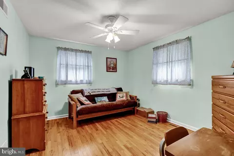 Bedroom - 212 N Elm St, Lititz, PA 17543 photo 1 of 4