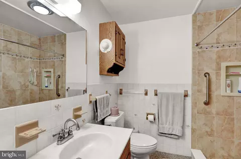 Bath - 212 N Elm St, Lititz, PA 17543 photo 2 of 3
