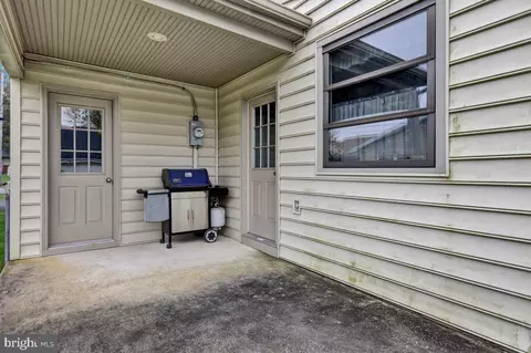 Exterior - 212 N Elm St, Lititz, PA 17543 photo 5 of 7