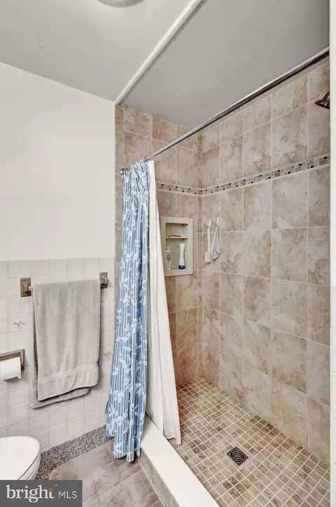 Bath - 212 N Elm St, Lititz, PA 17543 photo 3 of 3