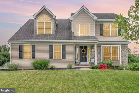 22 Tower Dr, Elizabethtown, PA 17022