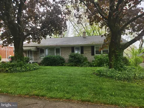 225 N Mount Joy St, Elizabethtown, PA 17022
