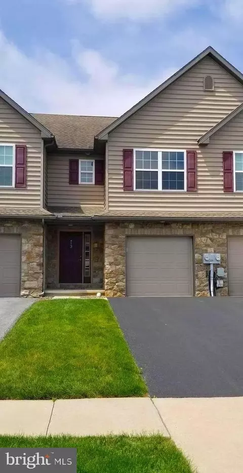 13 Bethlehem Ln, Ephrata, PA 17522