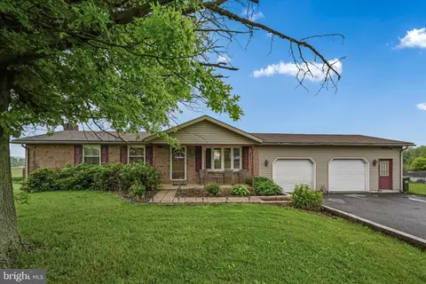 1150 W Swartzville Rd, Reinholds, PA 17569