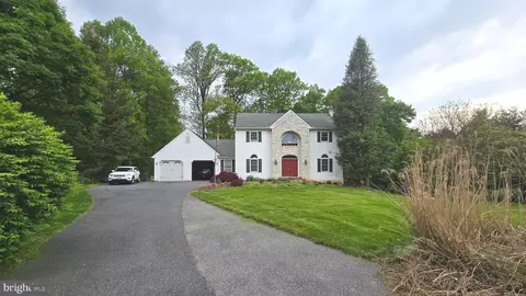 898 Skyline Dr, Gap, PA 17527