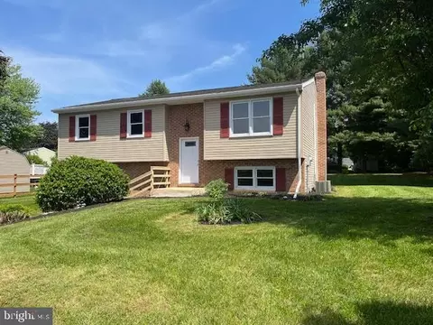 3 Ivywood Ct, Lancaster, PA 17603