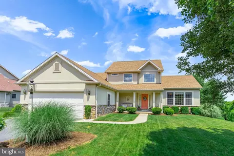 212 Round Hill Ln, Lancaster, PA 17603