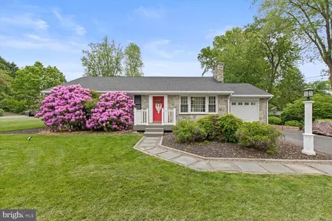 1467 Eden Rd, Lancaster, PA 17601