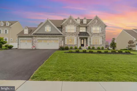 1068 Lititz Bend Dr, Lititz, PA 17543
