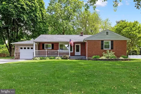 231 Maxson Rd, Lancaster, PA 17601