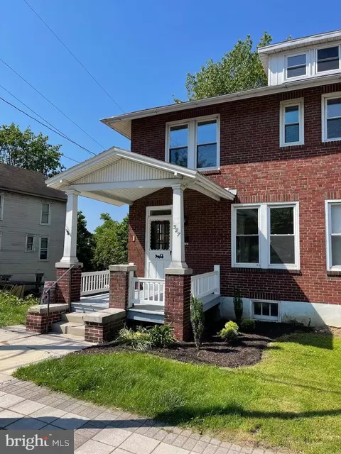 327 E Main St, Ephrata, PA 17522
