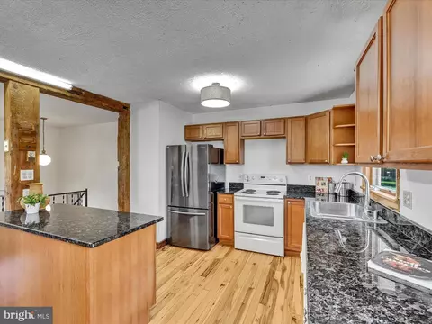 Kitchen - 5 Buch Mill Rd, Lititz, PA 17543 photo 2 of 2