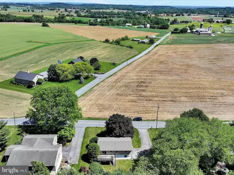 View/Area - 5 Buch Mill Rd, Lititz, PA 17543 photo 2 of 4