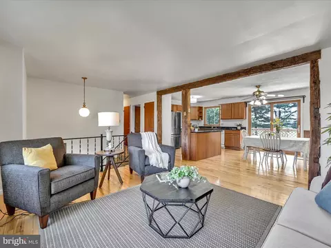 Living - 5 Buch Mill Rd, Lititz, PA 17543 photo 3 of 7