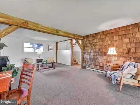 Living - 5 Buch Mill Rd, Lititz, PA 17543 photo 6 of 7