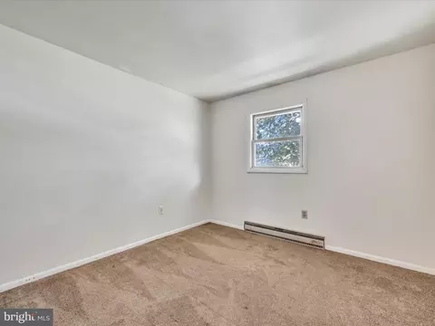 Bedroom - 5 Buch Mill Rd, Lititz, PA 17543 photo 6 of 6