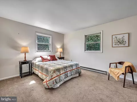 Bedroom - 5 Buch Mill Rd, Lititz, PA 17543 photo 2 of 6