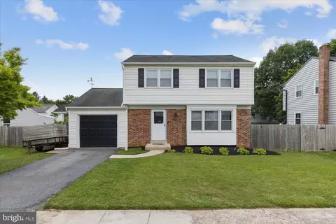 1636 Robert Rd, Lancaster, PA 17601