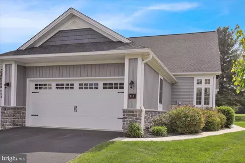 144 Copperstone Ct, Millersville, PA 17551