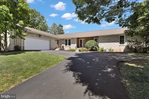 11 James Dr, Denver, PA 17517