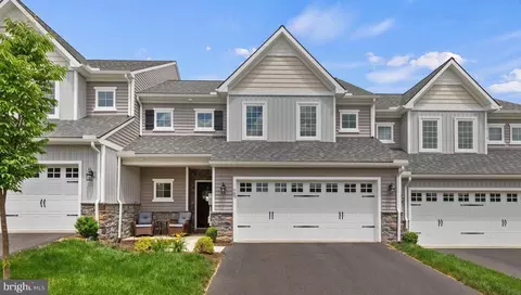 709 Radio Rd, Elizabethtown, PA 17022