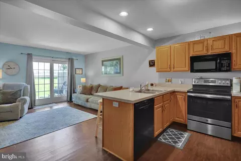 79 Pebble Creek Dr, Lititz, PA 17543 photo 3