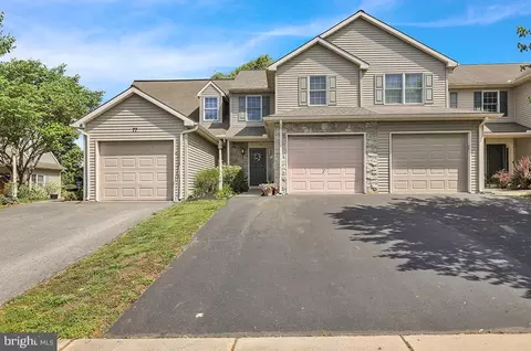 79 Pebble Creek Dr, Lititz, PA 17543