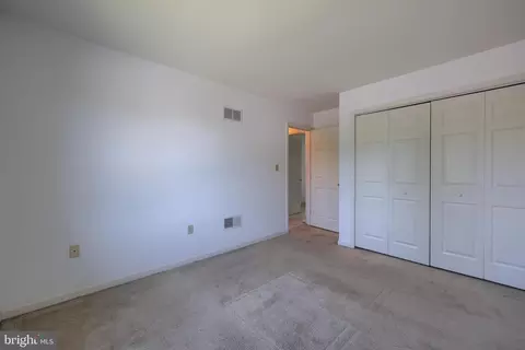 Bedroom - 502 Chickadee Dr, Lititz, PA 17543 photo 5 of 6