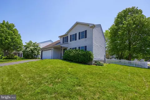 Exterior - 502 Chickadee Dr, Lititz, PA 17543 photo 6 of 6