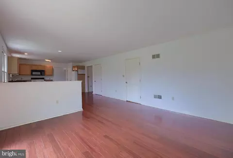 Living - 502 Chickadee Dr, Lititz, PA 17543 photo 8 of 8
