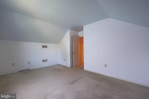 Bedroom - 502 Chickadee Dr, Lititz, PA 17543 photo 2 of 6