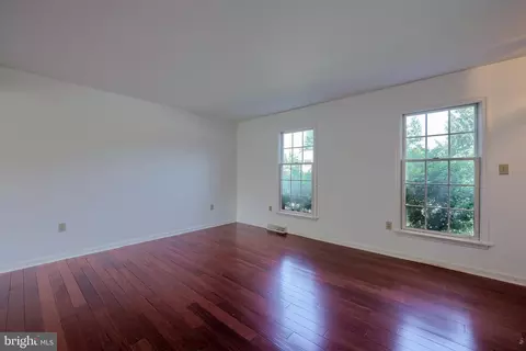 Living - 502 Chickadee Dr, Lititz, PA 17543 photo 4 of 8