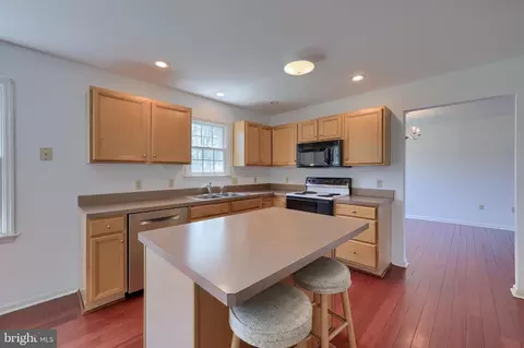 Kitchen - 502 Chickadee Dr, Lititz, PA 17543 photo 3 of 3