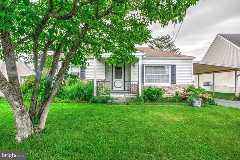 16 Plank Ave, Willow Street, PA 17584