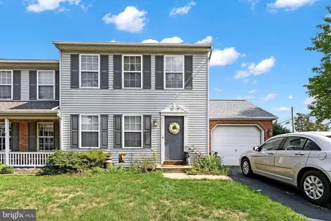 10 Ashley Dr, Marietta, PA 17547