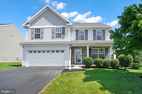 1347 Heatherwood Dr, Mount Joy, PA 17552