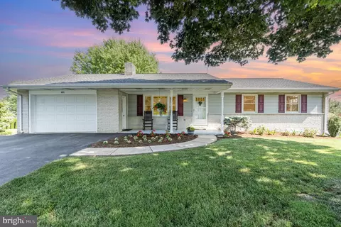 401 Myer Ter, Leola, PA 17540