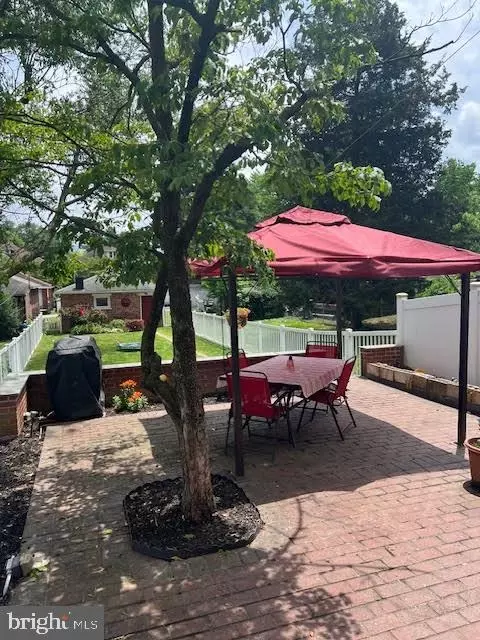 1014 Walnut St, Columbia, PA 17512