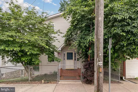 56 E Hummelstown St, Elizabethtown, PA 17022