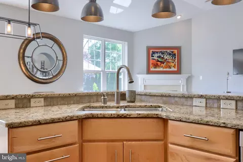Kitchen - 665 Dorset St, Lititz, PA 17543 photo 2 of 7